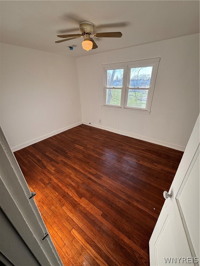 Photo - 396 Sudbury Rd