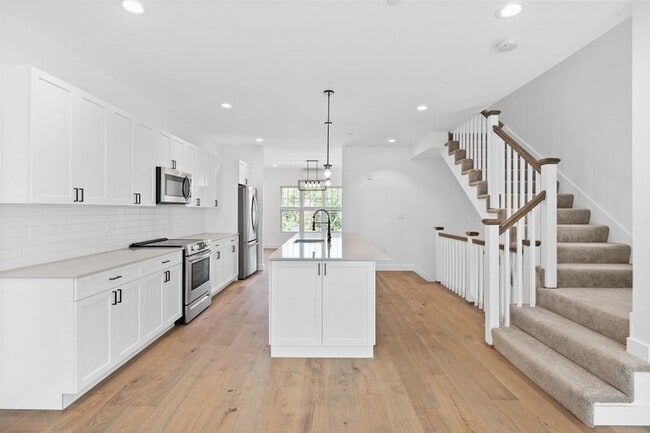 Photo - 635 Main St Casa