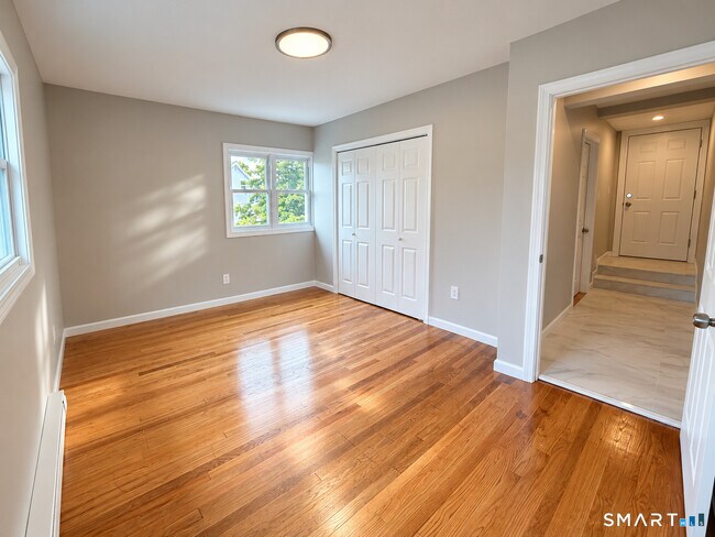 Photo - 206 Jefferson St