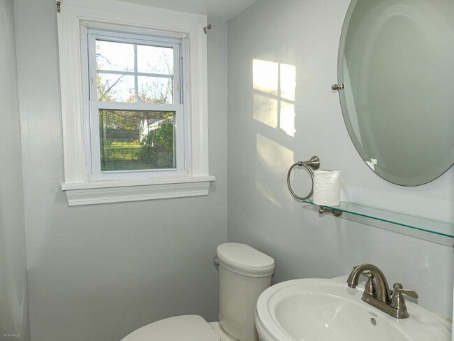 Photo - 903 Crestview Dr