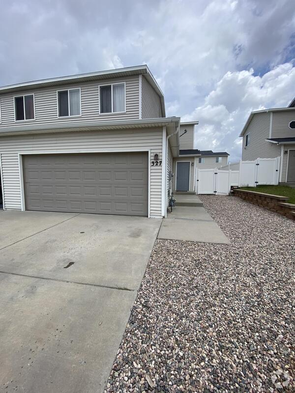 Townhomes for Rent in Cheyenne, WY 4 Rentals
