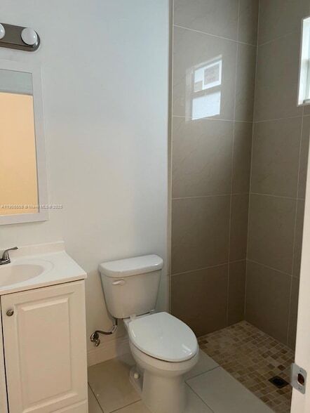 Photo - 1533 W 26th Ct Unit 1b