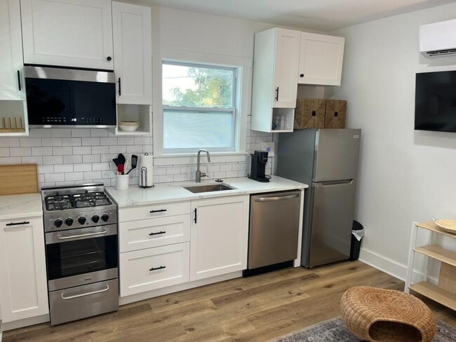 Photo - 2810 N Mitchell Ave