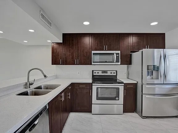 Photo - 1512 Whitehall Dr Unit 303