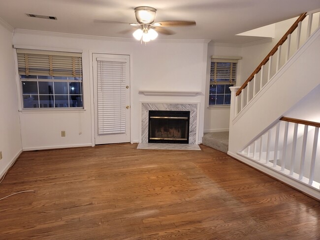 Living Room - 5712 Chapman Mill Dr Unit 130
