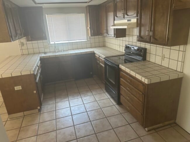 Photo - New paint , new carpet, Clovis schools