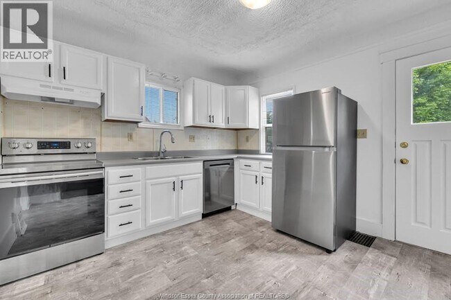 Photo - 928 Lacasse Blvd