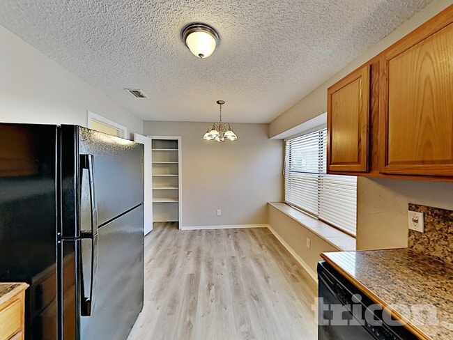 Photo - 918 Elliott Dr