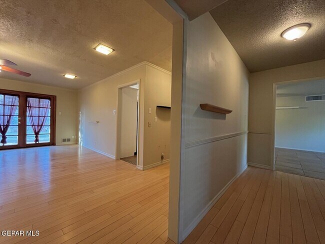 Photo - 3807 Okeefe Dr