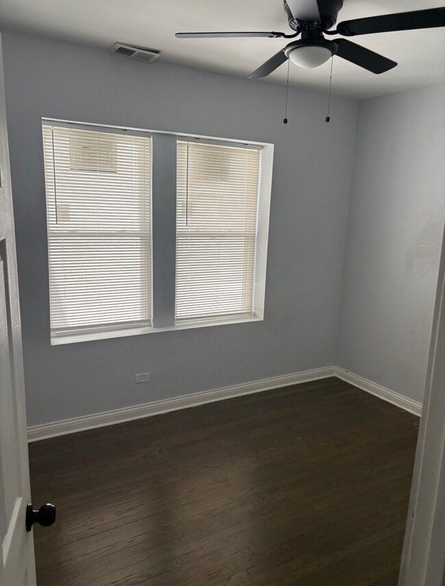 Photo - 7240 S Cornell Ave Unidad 1