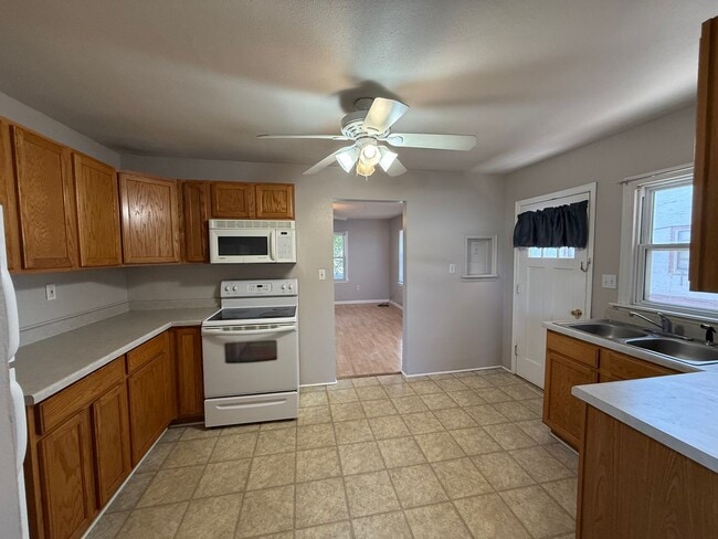 Photo - 2606 Ave D Unit 2606