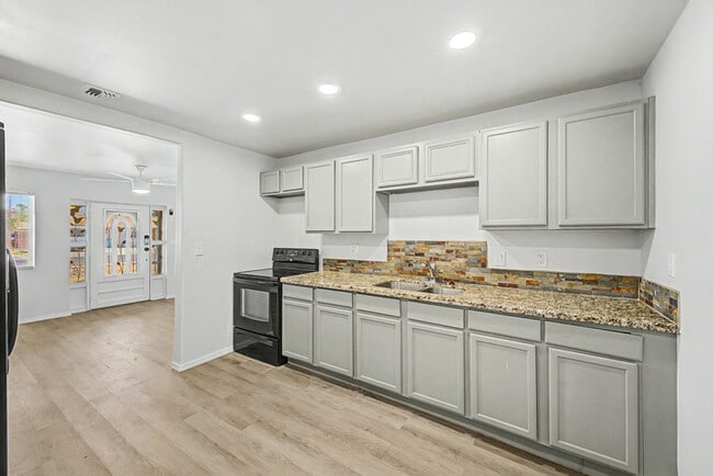Photo - 2045 E Orange St.