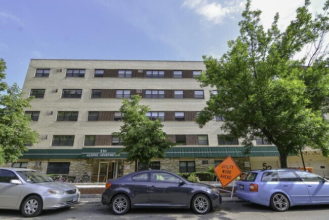 Building Photo - 535 W Aldine Rental