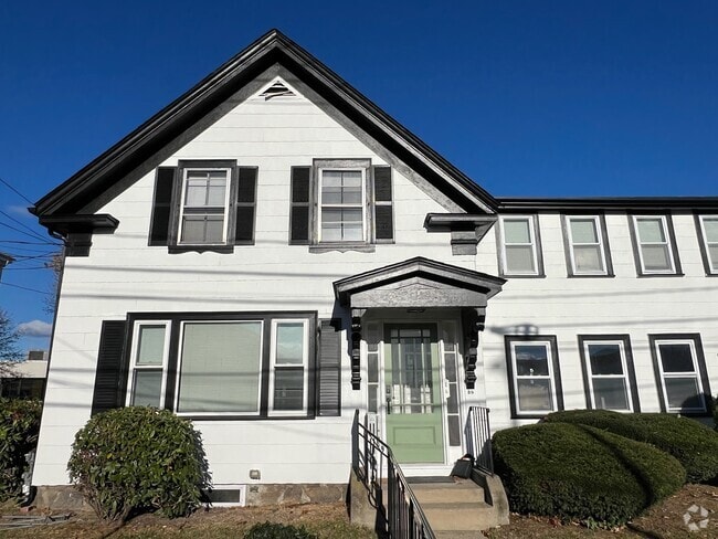 Building Photo - Norwood House Unit 2