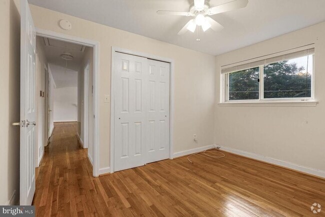 Building Photo - 6903 Fern Ln Rental