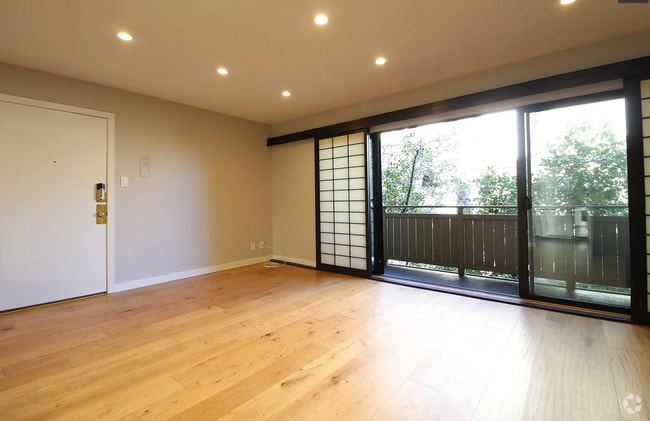 Building Photo - Modern 2BR/1.5BA Two-Level Condo w/ Patio ... Unit 2F