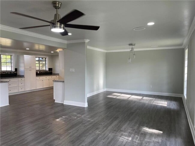 Photo - 214 River Oaks Dr