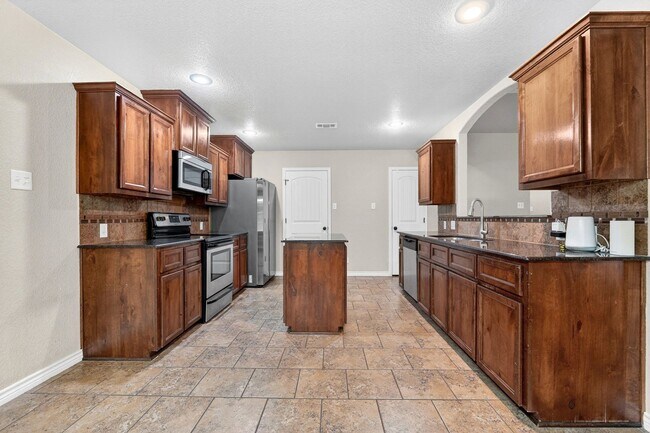 Photo - 6005 Newcastle Dr