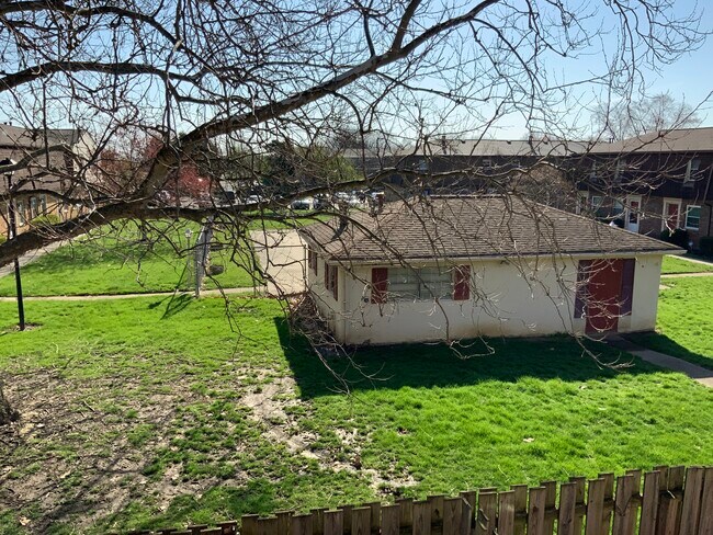 Photo - 5720 Beechcroft Rd Unidad H
