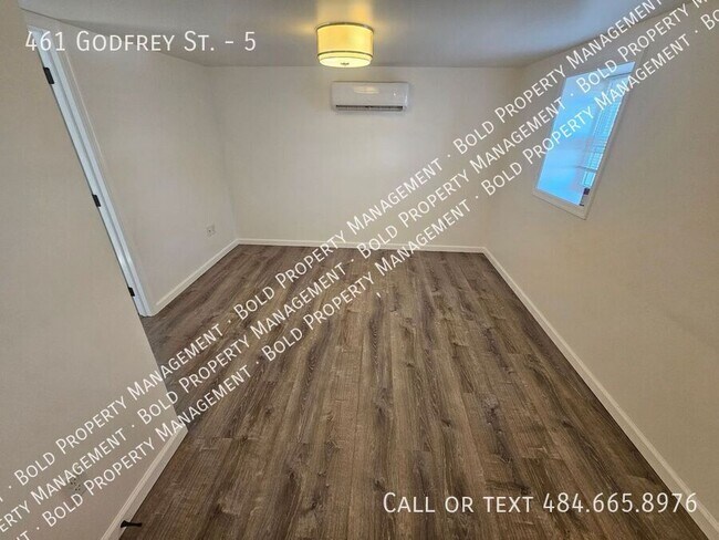 Photo - 461 Godfrey St Unit 5