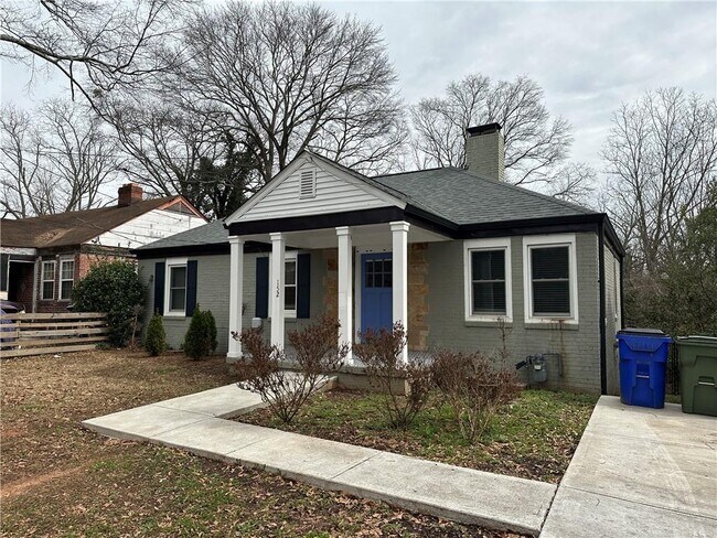 Photo - 152 1st St SW