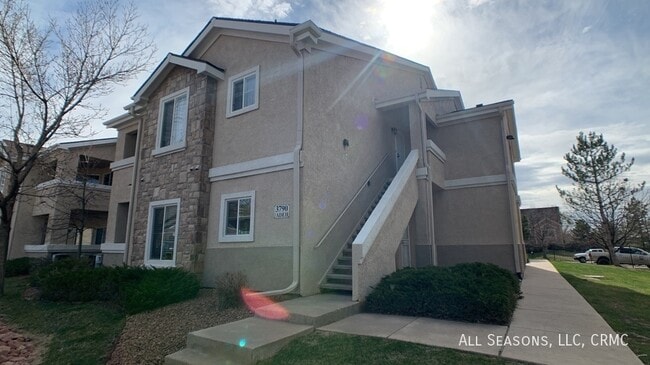 Building Photo - 3790 Strawberry Field Grove Unit D
