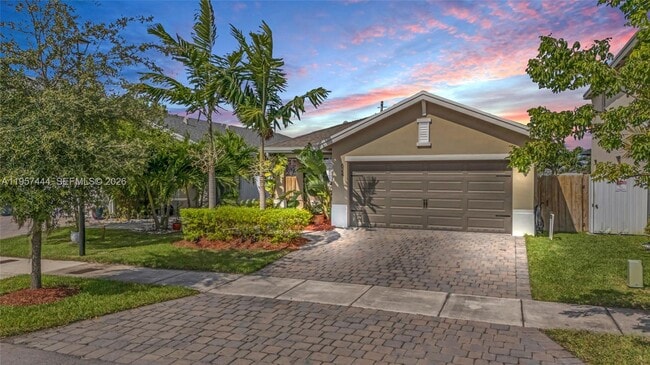 Photo - 624 NE 5th Way