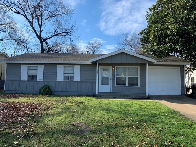 Photo - 603 Freestone Dr