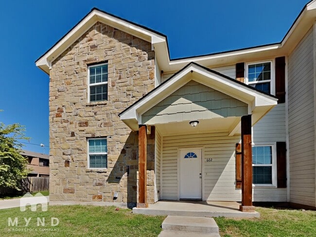 Building Photo - 606 Picnic Ct Rental