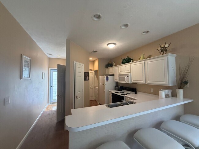 Photo - 606 River Oaks Dr