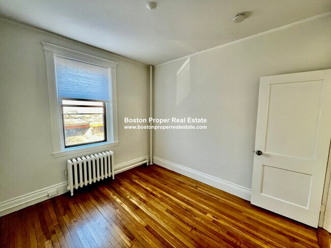 Photo - 50 Charlesgate E Unit 197