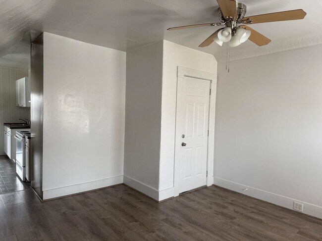 316 Douglas St Unit 3