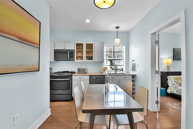 Photo - 821 Meridian Ave Unit 9