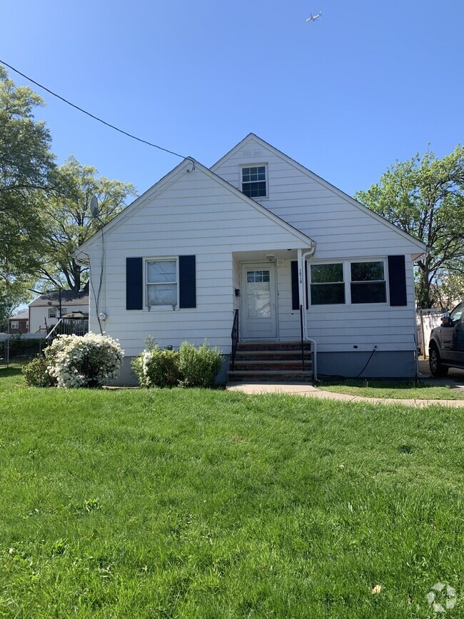 Building Photo - 1219 E Blancke St Rental