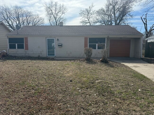 Building Photo - 1809 E Bayley St