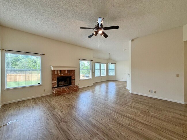 Photo - 2200 Emmett Pkwy