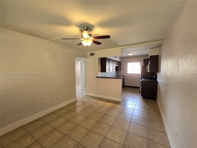 Building Photo - 2330 NW 11th St Unit 17 Rental