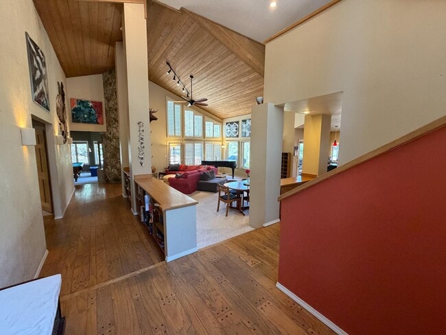 Photo - 1617 N Mariposa Rd