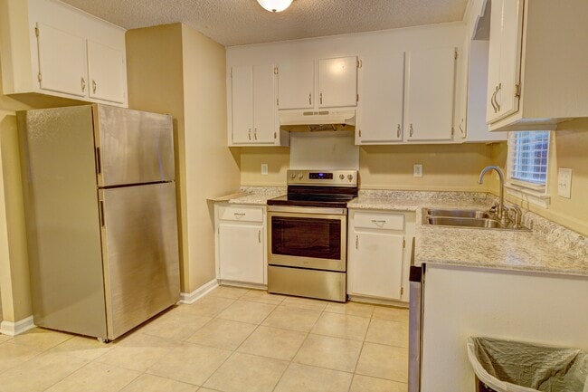 Photo - 334 Pine Ave