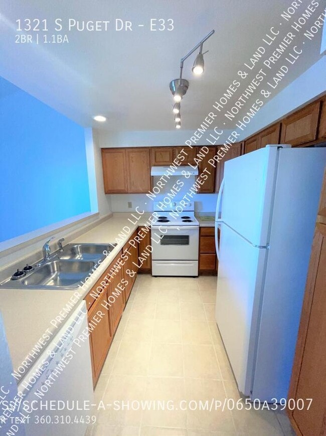 Photo - 1321 S Puget Dr