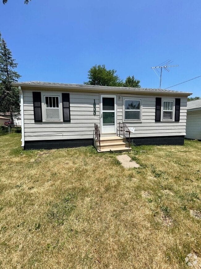 Building Photo - Cozy 2 Bedroom Home