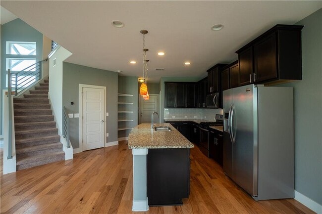 Photo - 2312 Montague St