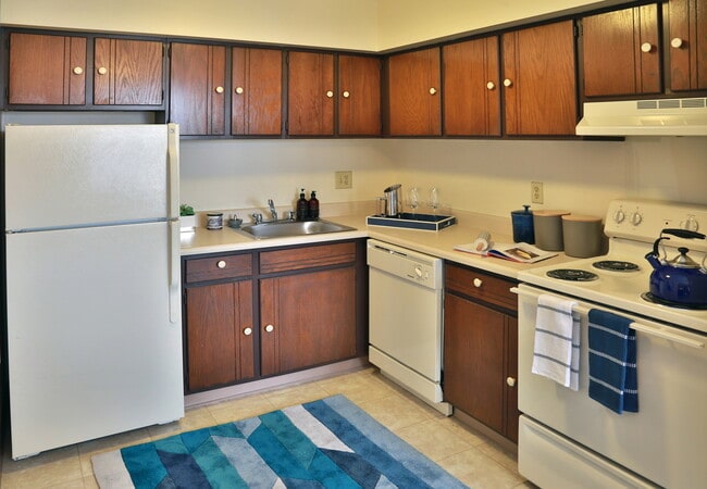 Photo - 700 Lee Dr