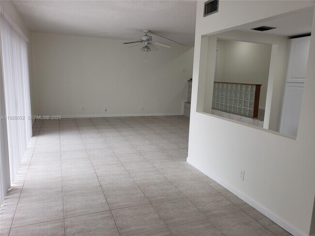 Photo - 4850 SW 63rd Terrace Unidad 222