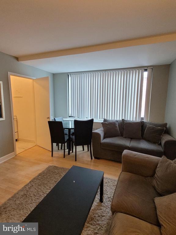 Building Photo - 1021 Arlington Blvd Unit 713