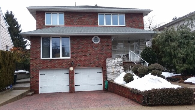 250 Maple St Unidad G