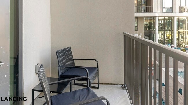 Photo - 1007 S Mint St Unidad 719