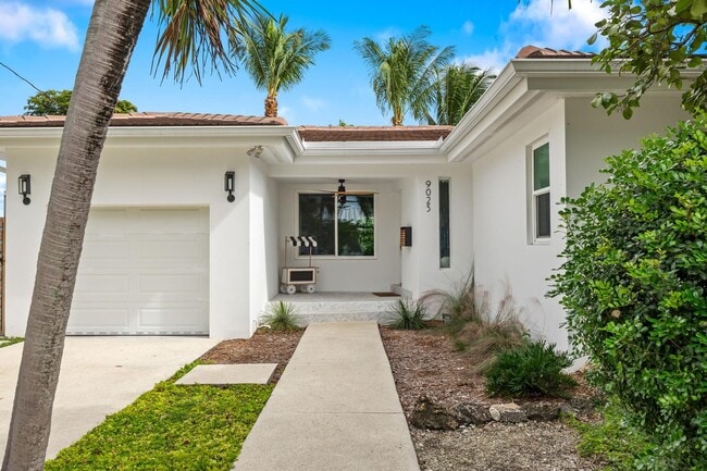 Photo - 9025 Dickens Ave