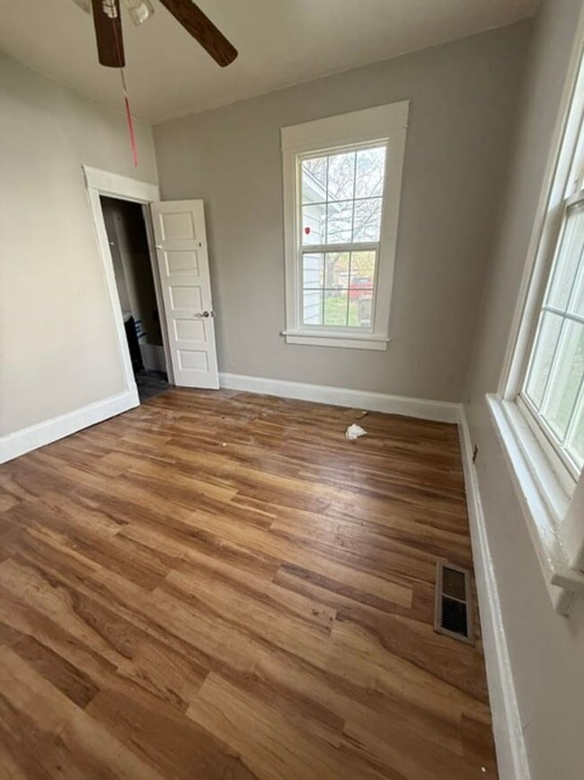 Photo - 2 Bedroom / 1 bathroom House in Peoria, IL