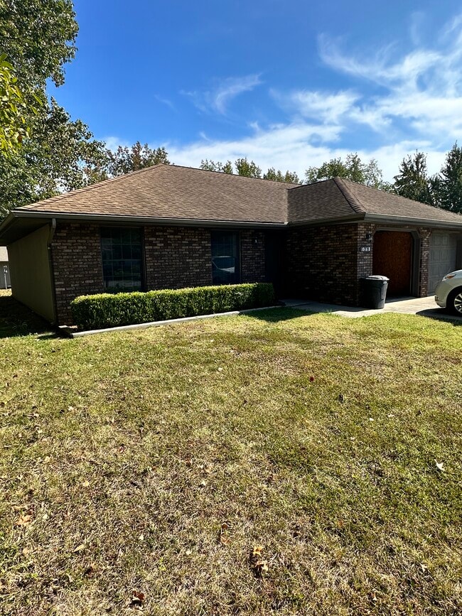 Unidad B - 1016 N 16th St